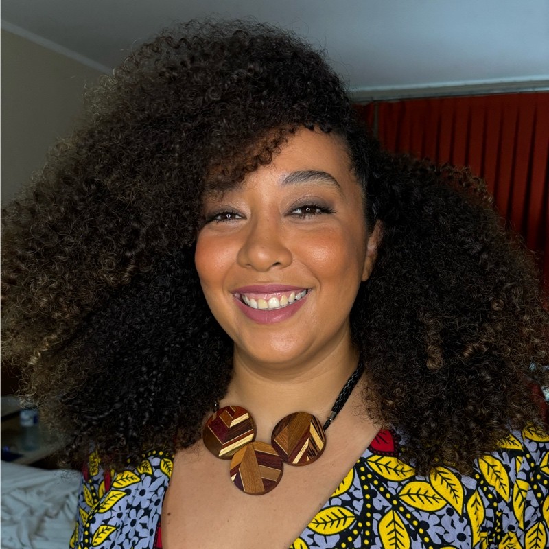 Juliana Araújo - promovido para Director of Product